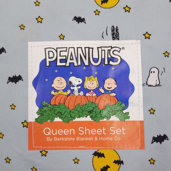 Peanuts Snoopy Halloween Fall Queen Sheets By Berkshire Ghosts Bats Stars Blue - Picture 3 of 8